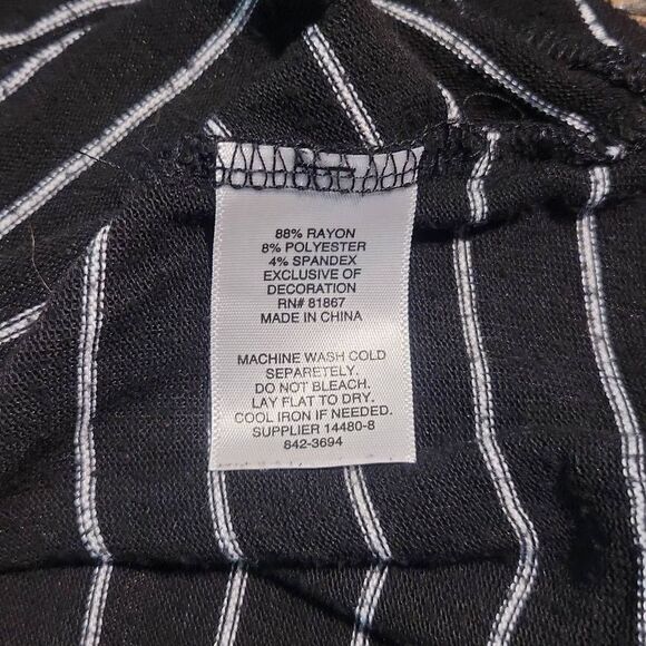 a.n.a Short Flutter Sleeve Scoop Neck Back Tie Relaxed Blouse - Picture 7 of 7